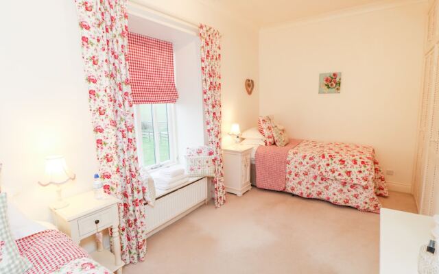 Willow Garth House