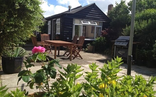 Wisteria Cottage B&B