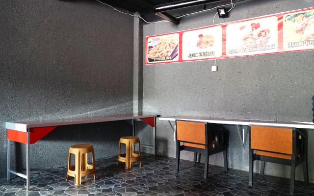 OYO 1861 Martha Guest House