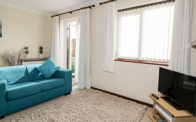 2 Waxham Court