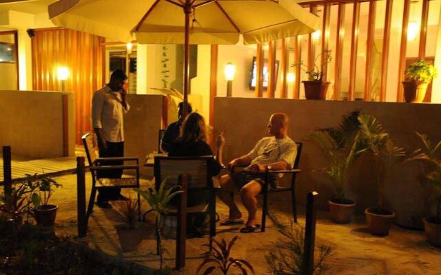 HolidayMakers Inn