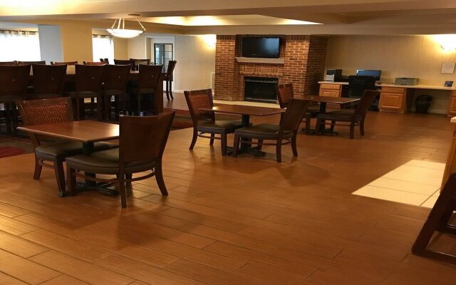 Holiday Inn Express & Suites Lancaster by IHG