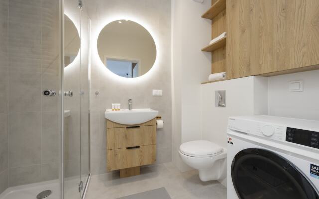 Apartment With Desk in Gdansk by Renters
