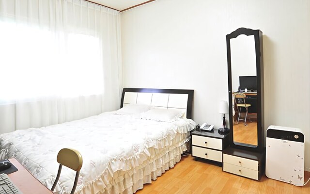 Gapyeong Hwaaksan Acrossvalley Pension