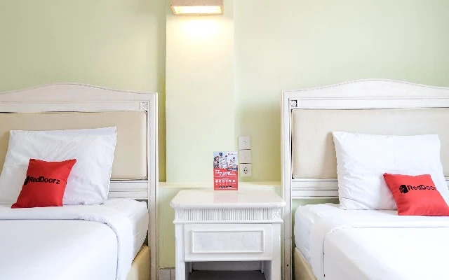 RedDoorz Plus @ Sunrise Hotel Sanur