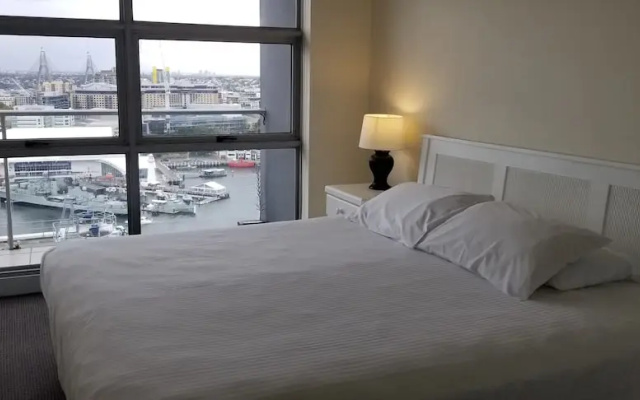 Midtown Darling Harbour – Guest Rooms – Sydney
