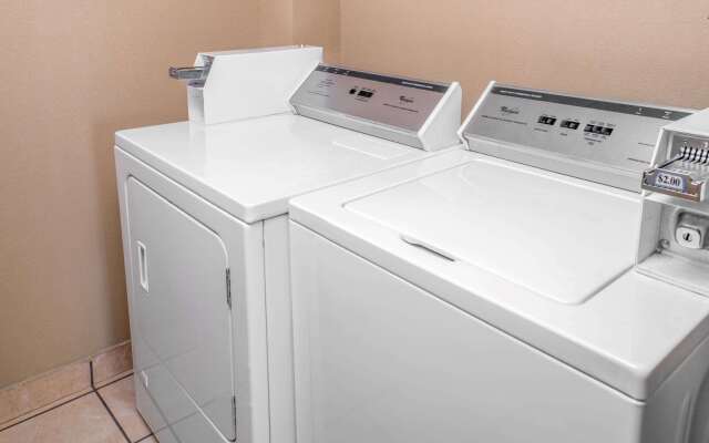 Microtel Inn & Suites by Wyndham Lincoln