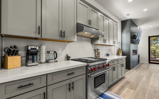 Cottonrose Flagstaff