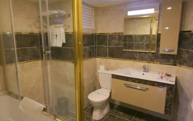 Aykut Palace Otel