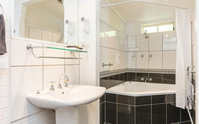Ashton Gate Guest House