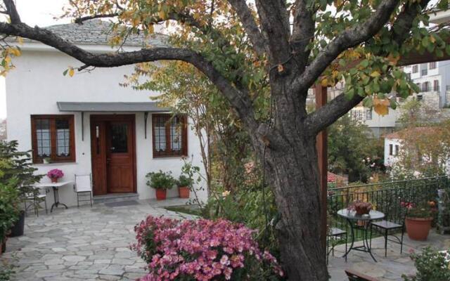 Guesthouse Triantafyllies