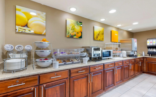 Comfort Inn & Suites