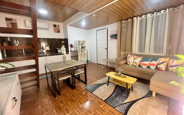 Bloomstone Urban Chill Cabin