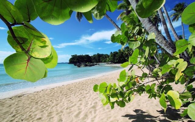 Coson Bay Hotel & Residence