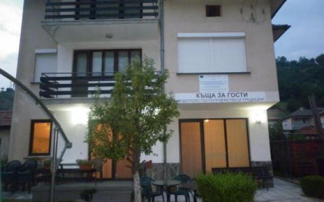 Borani Guest House