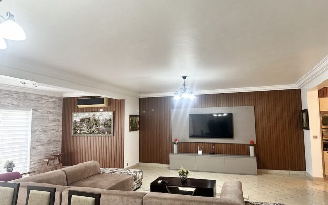 Chic and stylish 3 bedroom apartment