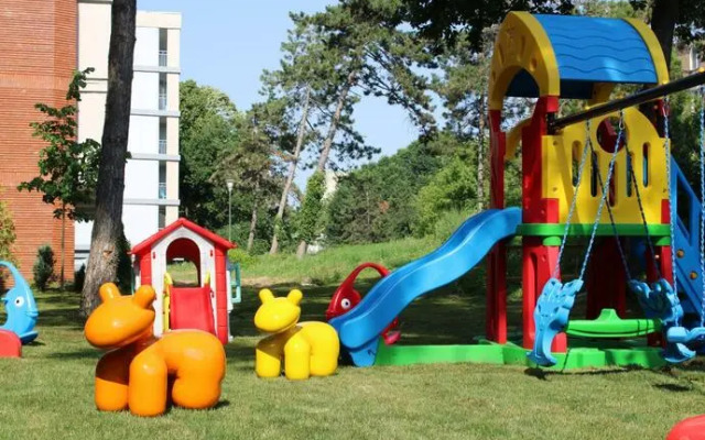 Spring Holiday Resort