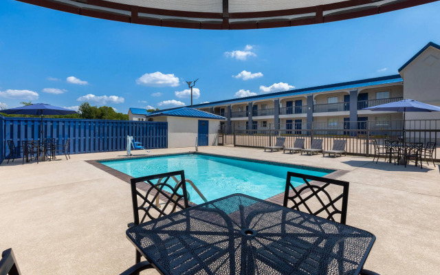 Days Inn by Wyndham Temple