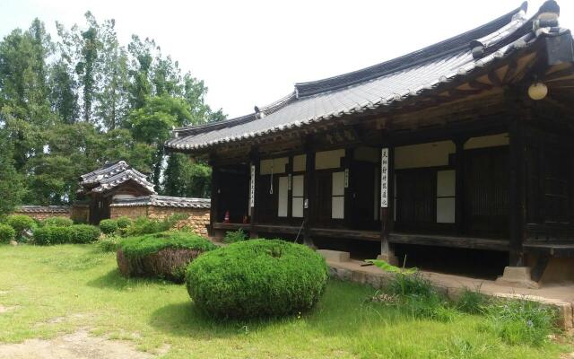 Mookgae Seowon(Manhuejeong)