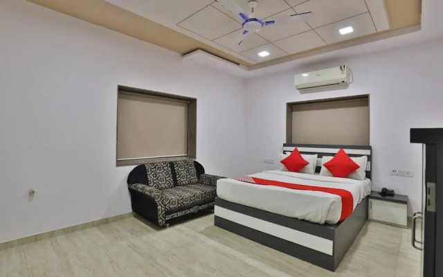 OYO 29155 Village Hotel