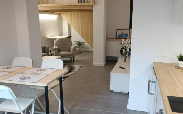 New & Modern Studio Loft 2