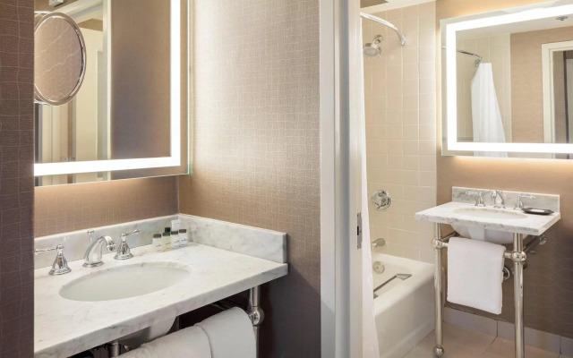 Sheraton Commander Hotel