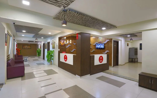Hotel Meet Palace By OYO Rooms