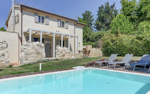 2Basl · Montefreddo - Two Bedroom Split Level