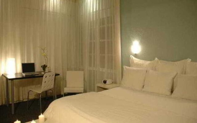The Carlton South Beach Hotel