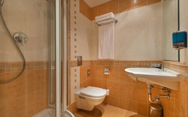 EA Hotel Rokoko
