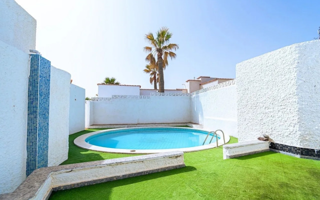 Belvilla by OYO Holiday Home in Arico El Nuevo