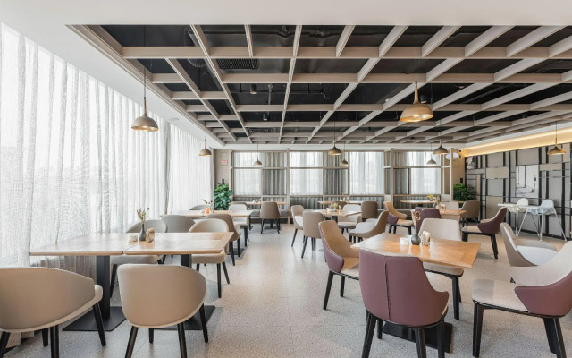 Atour Hotel Jiaxing Haiyan Haifeng Road