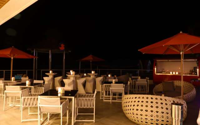 Destino Beach Club Dive Resort and Hotel