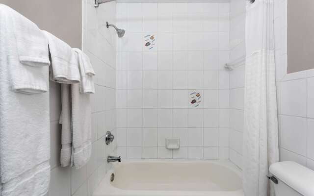 Travelodge Suites by Wyndham Lake Okeechobee