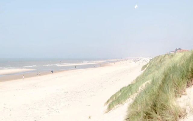 Apartment in Wenduine With Sea Views