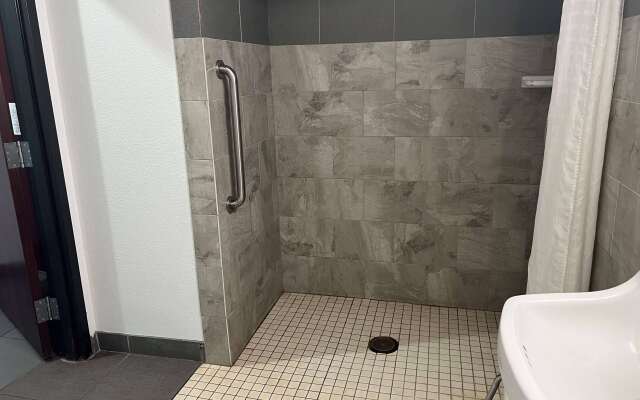 Days Inn by Wyndham Alva