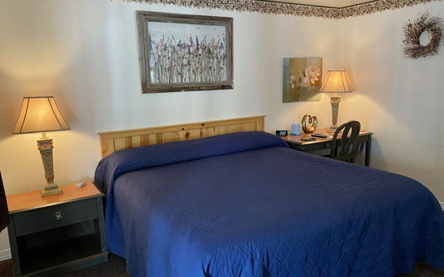 Rustic Inn Motel