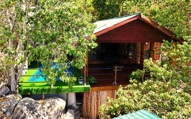 Wag Hill Lodge