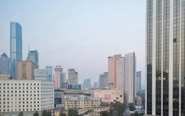 Orange Hotel (Dalian Qingniwaqiao Subway Station)