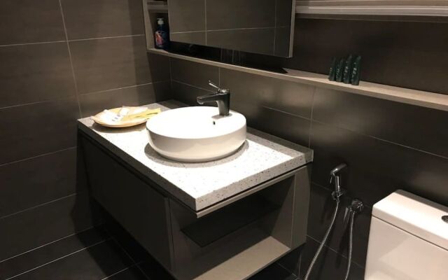 Expressionz Professional Suites by Vincent