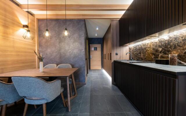 Woodside Apartment 218