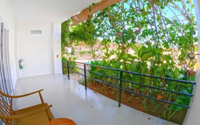 Divers Lodge Plumeria
