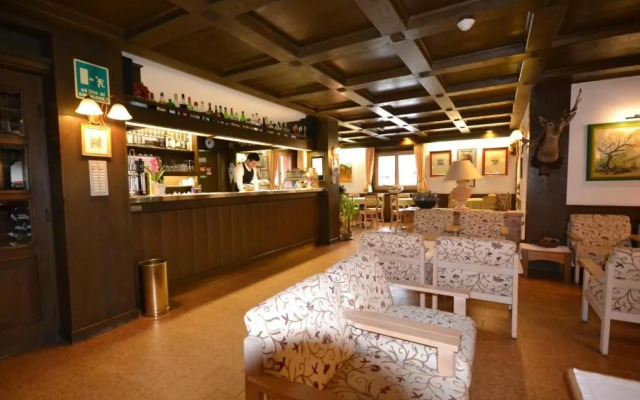 Paradise Lodge