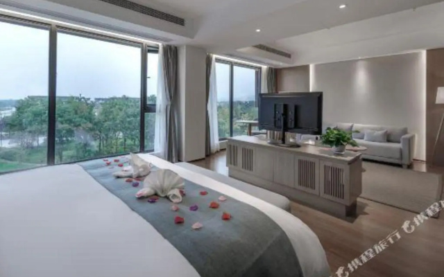 Tonghua Hotel