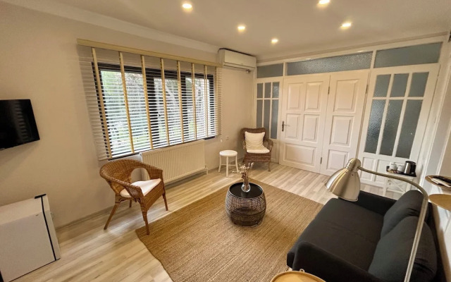 Attalos Suites Hotel