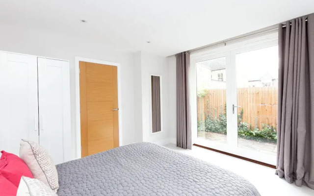 Stunning Central Windsor Town House
