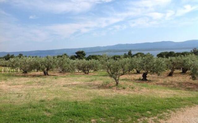 Holiday Home ZLATNI RAT (3543)