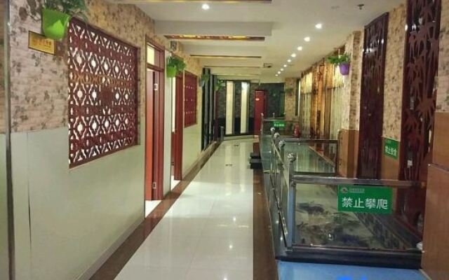 Sunshine Holiday Hotel