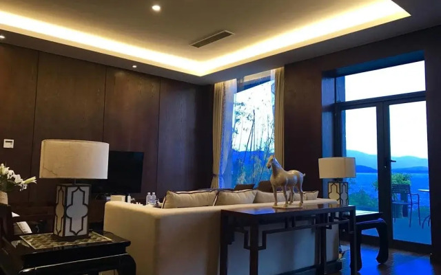 Artsy Habitat Mansion