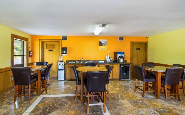 Scottish Inn & Suites